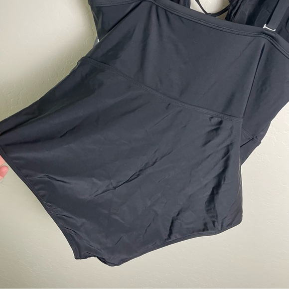 ❌SOLD Torrid Black Wireless Strappy Front One Piece Swimsuit 3X NWT 12074135 - Picture 8 of 12